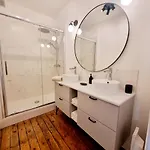 Appartement Grand T3 Rue Piétonne Bureau Et Terrasse *