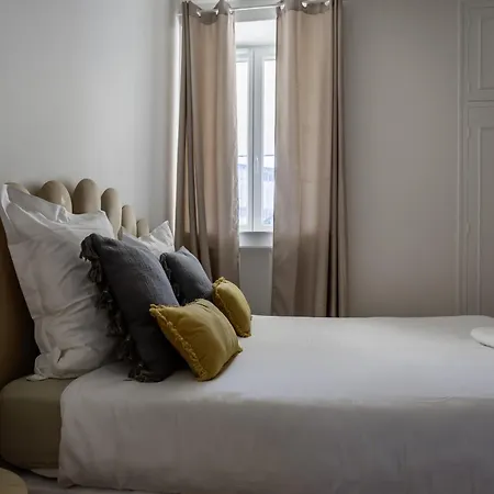 Grand T3 Rue Pietonne Bureau Et Terrasse * Angoulême