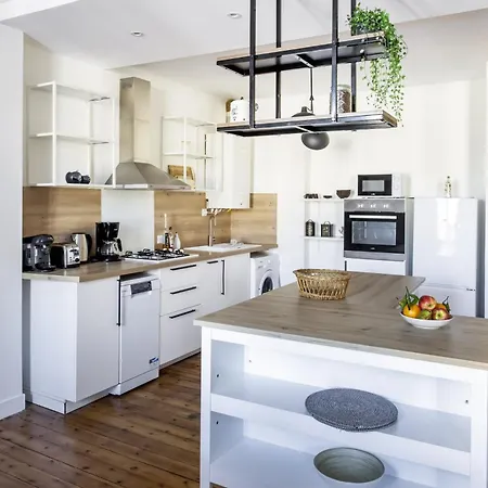 Grand T3 Rue Pietonne Bureau Et Terrasse