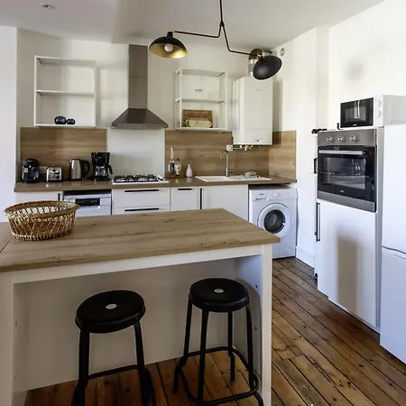 Grand T3 Rue Pietonne Bureau Et Terrasse Apartment Angouleme
